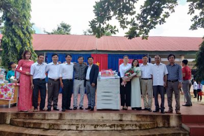 Trường THCS Nguyễn Huệ tiếp nhận 209 bản sách thư viên và máy photocopi từ nhà tài trợ “TẬP ĐOÀN NHƯ Ý VIỆT NAM”