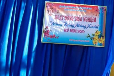 LIÊN ĐỘI THCS NGUYỄN HUỆ TỔ CHỨC  HOẠT ĐỘNG TRẢI NGHIỆM :  CHỦ ĐIỂM ” MỪNG ĐẢNG- MỪNG XUÂN” NĂM  2019