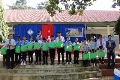 Liên đội trường THCS Nguyễn Huệ vui trung thu năm 2020 lồng ghép giáo dục Quyền trẻ em, ATGT, ATTP và vệ sinh môi trường.