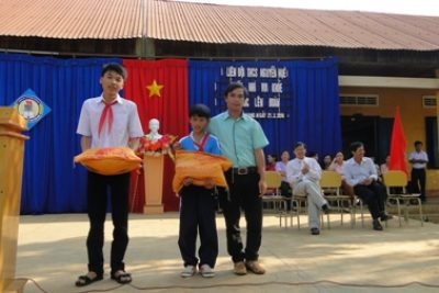 Liên đội trường THCS Nguyễn Huệ tổ chức ngày hội “Thiếu nhi vui khoẻ tiến bước lên đoàn”