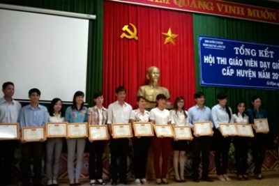 Ngành GD&ĐT huyện CưM’gar tổng kết hội thi giáo viên dạy giỏi cấp huyện NH 2015-2016